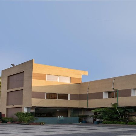 Oyo 79233 Hotel Hive Stays Kochi Dış mekan fotoğraf