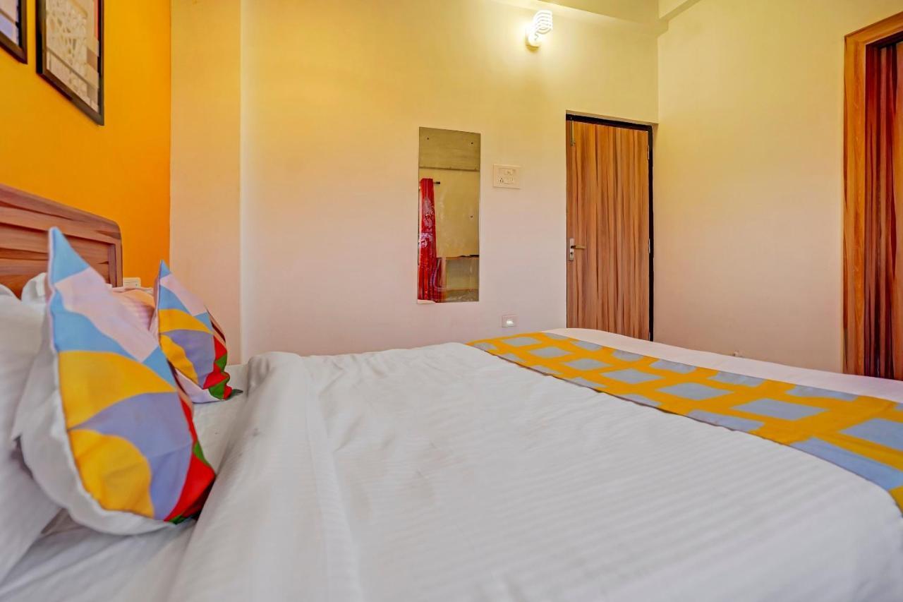Oyo 79233 Hotel Hive Stays Kochi Dış mekan fotoğraf