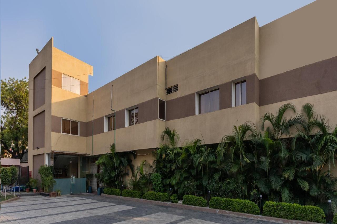 Oyo 79233 Hotel Hive Stays Kochi Dış mekan fotoğraf